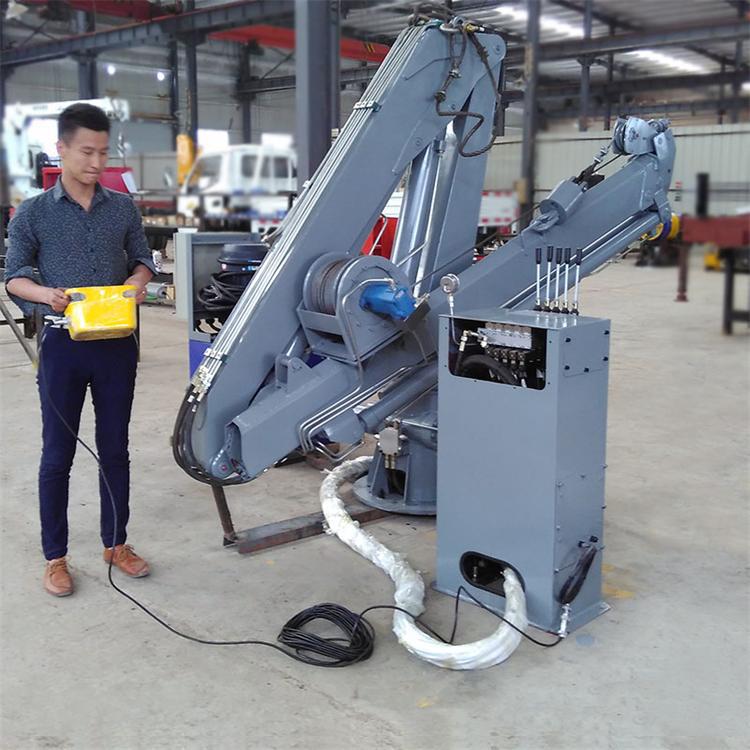 智能折臂起重機(jī)有什么優(yōu)點與特點。