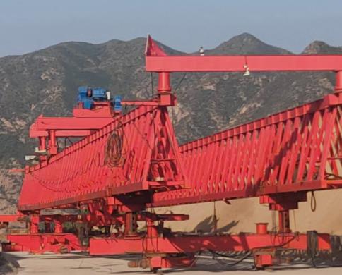 GYLQ200T-40M自平衡過跨架橋機(jī)在使用時(shí)有哪些優(yōu)點(diǎn)呢？