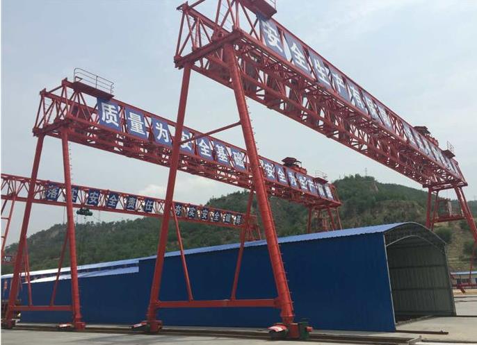 路橋門式起重機的運行速度和哪些因素有關？