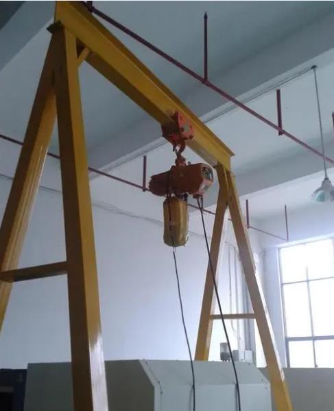 移動(dòng)式龍門吊產(chǎn)生噪音怎么辦？?jī)蓚€(gè)辦法解決掉